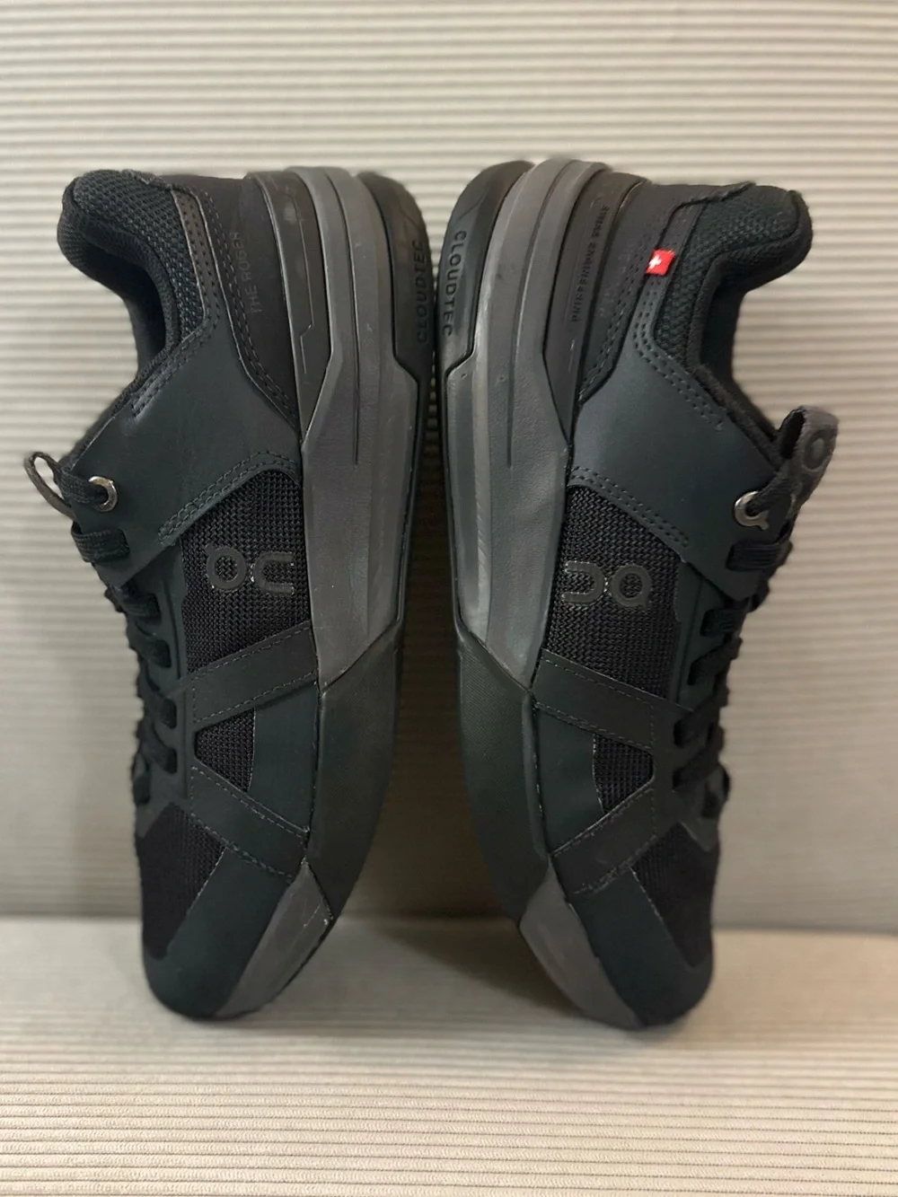 On Running The Roger Clubhouse Pro (Youth 4.5 / Women's 6) Black Eclipse
